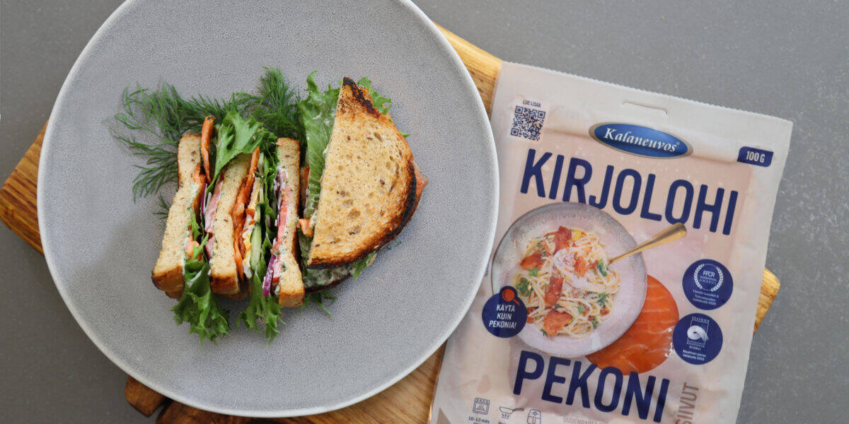 club-sandwich-kirjolohipekonilla